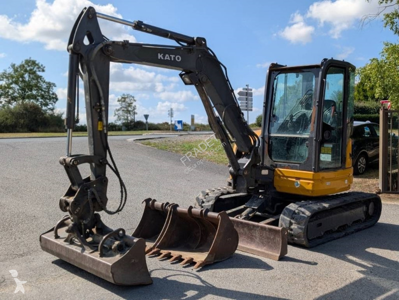 Escavadora Kato HD50V5