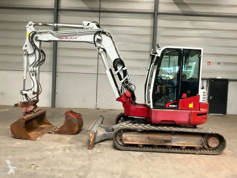 Escavadora Takeuchi 280