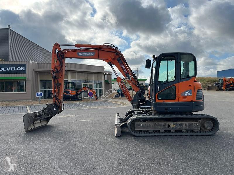 Escavadora Doosan DX85R-3
