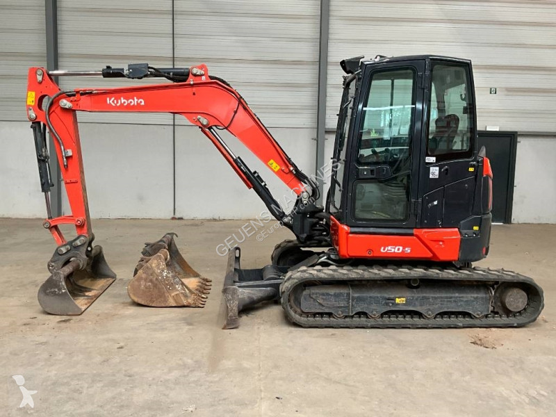 Lopatový nakládač Kubota U 50-5