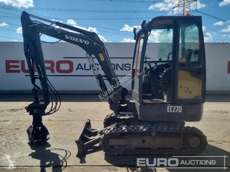 جرافة Volvo EC27D