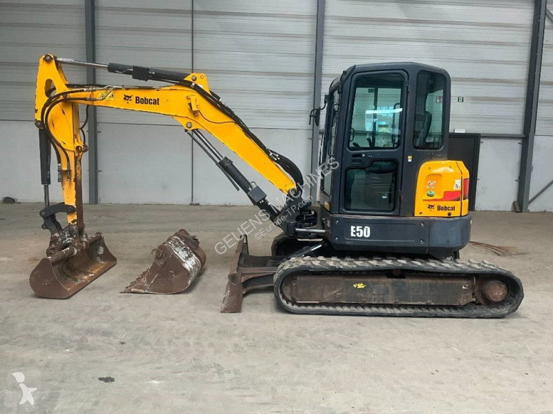 Escavadora Bobcat E 50 EM