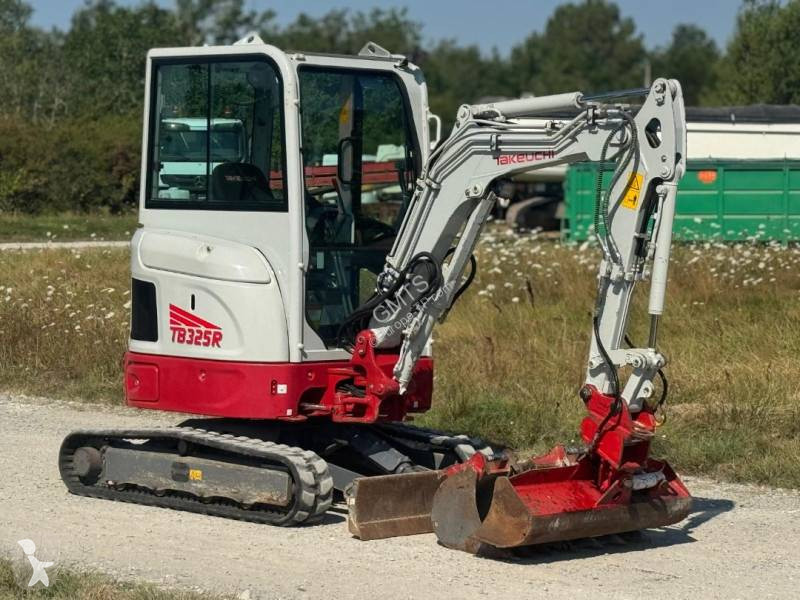 Escavadora Takeuchi TB325R