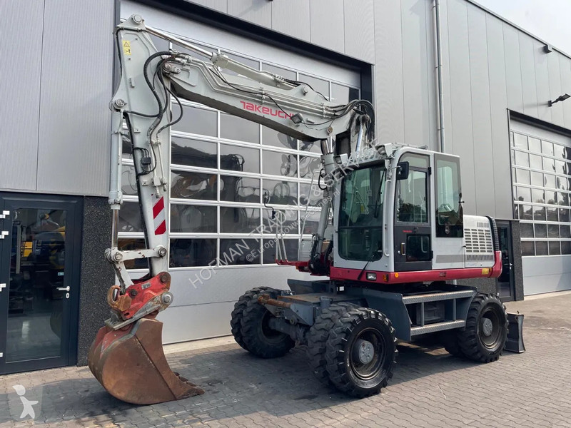 Escavadora Takeuchi