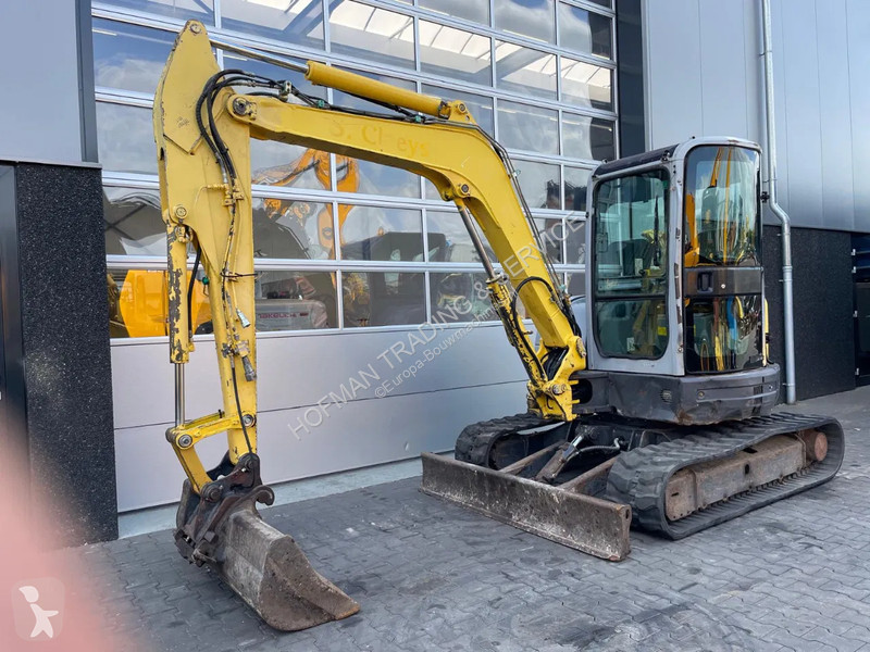 Excavator New Holland 2