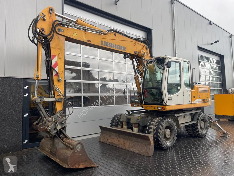 Lopatový nakládač Liebherr Full option