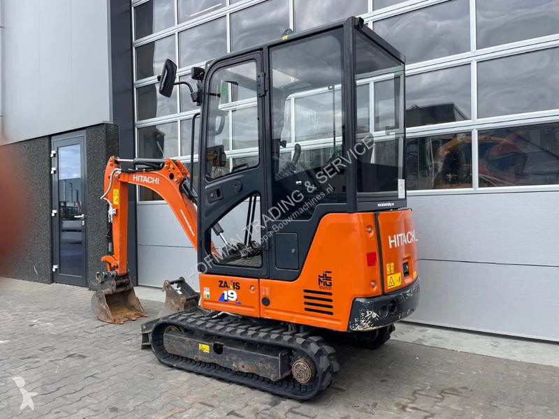 Escavadora Hitachi ZX19-6 CR