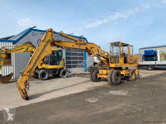 Excavator Liebherr A 911 C Umschlagbagger...