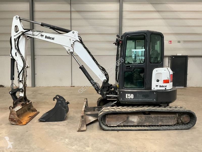 Escavadora Bobcat E 50 EM