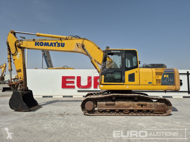 جرافة Komatsu PC210-8M0