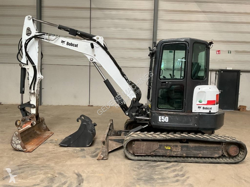 Escavadora Bobcat E 50 EM