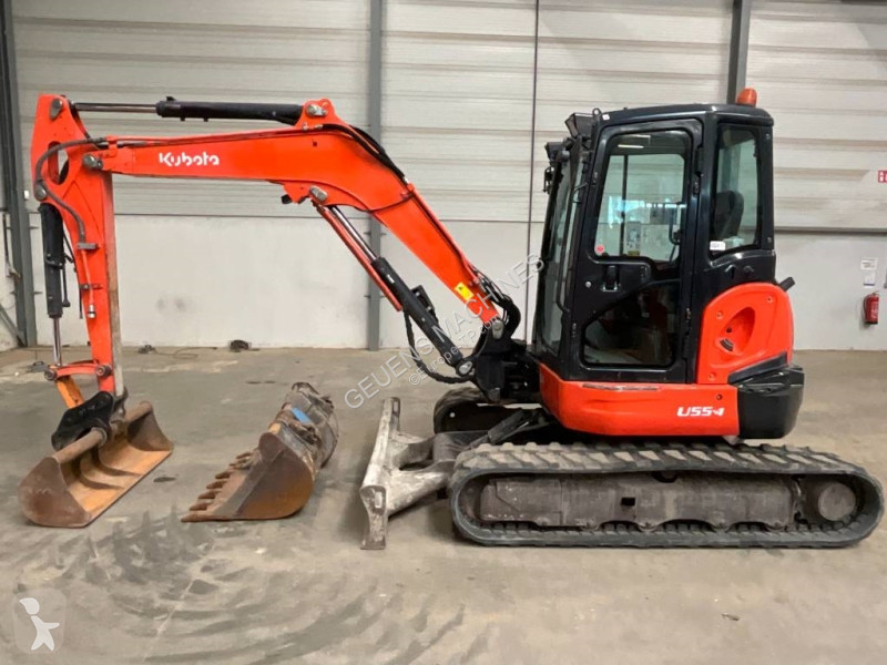 Excavadora Kubota 55-4