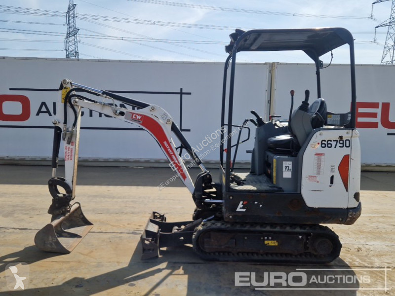 جرافة Bobcat E17
