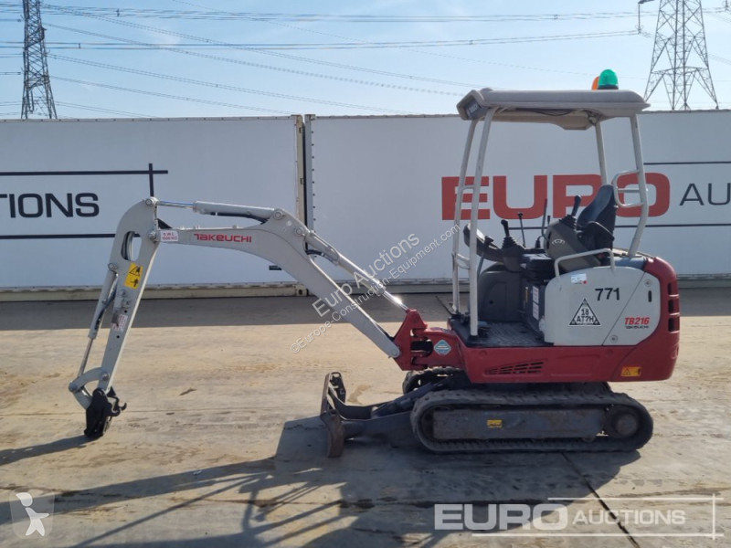Escavadora Takeuchi TB216