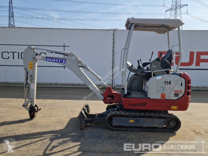Escavadora Takeuchi TB216