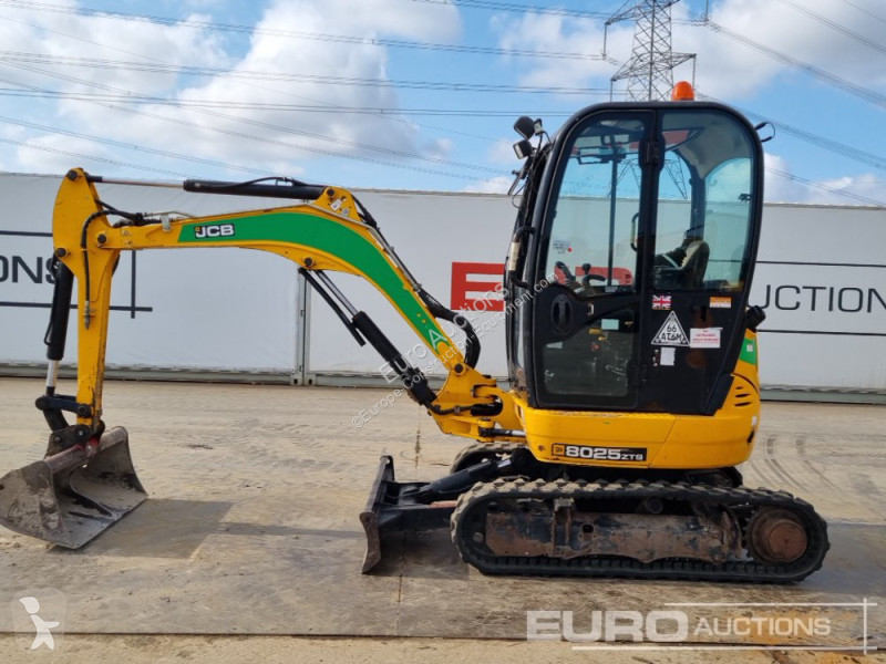 Escavatore JCB