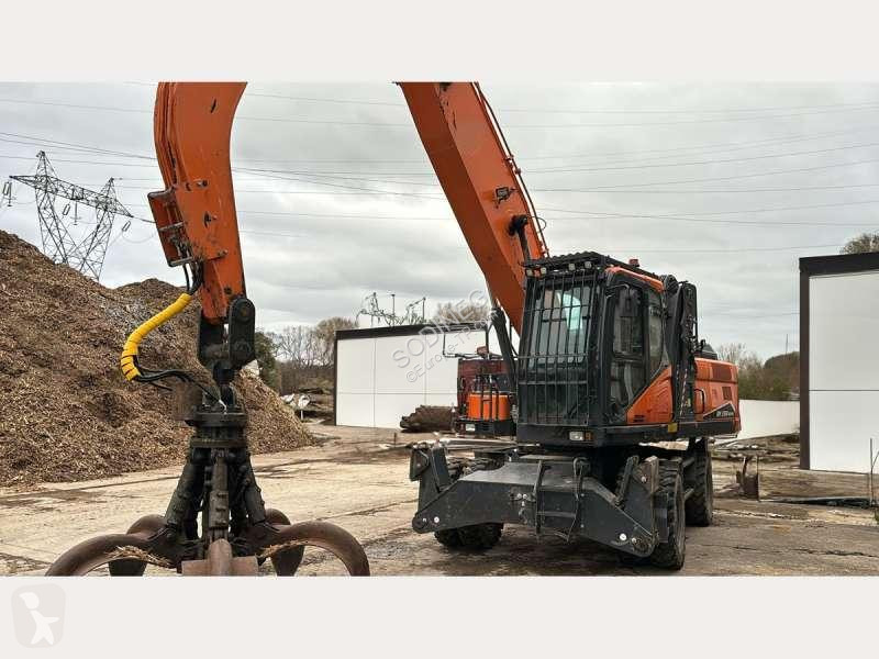 Lopatový nakládač Doosan DX250WMH-7