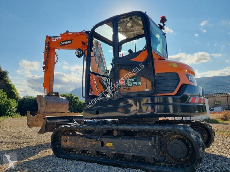 Escavadora Doosan  DX85