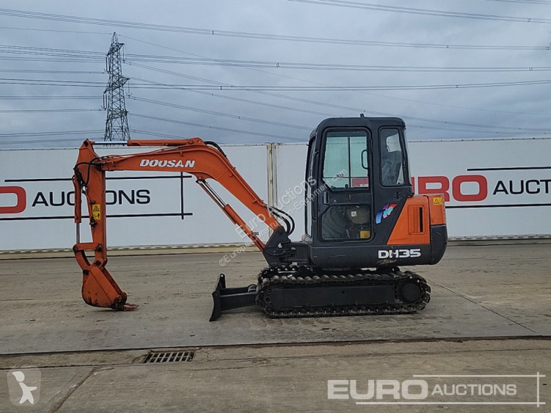 Escavadora Doosan DH35