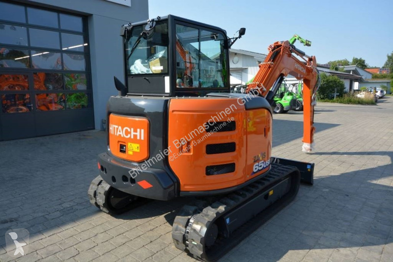 Escavadora Hitachi ZX 65 USB-6