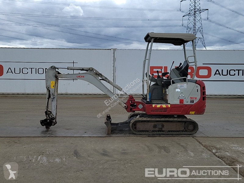 Escavadora Takeuchi TB216