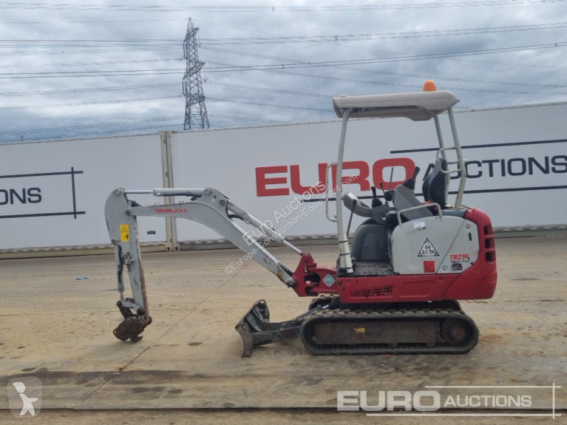 Escavadora Takeuchi TB216