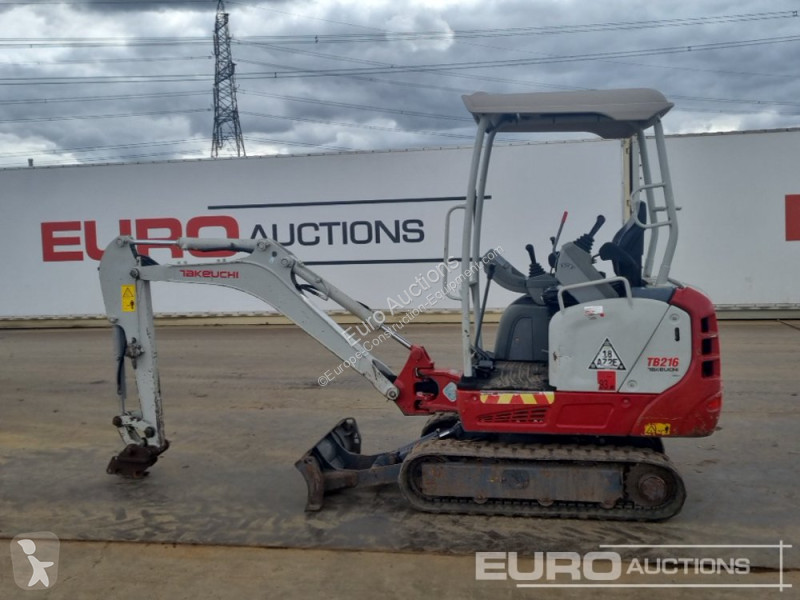 Escavadora Takeuchi TB216