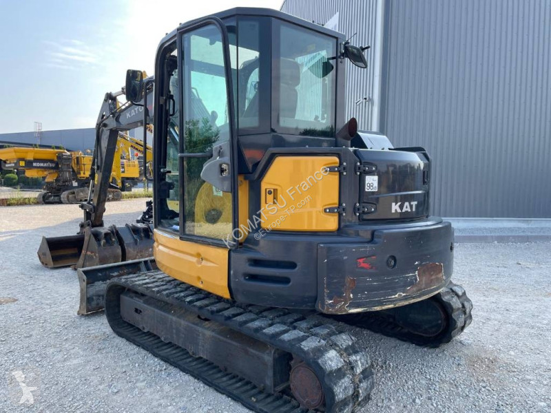 Escavadora Kato IMER HD85V5