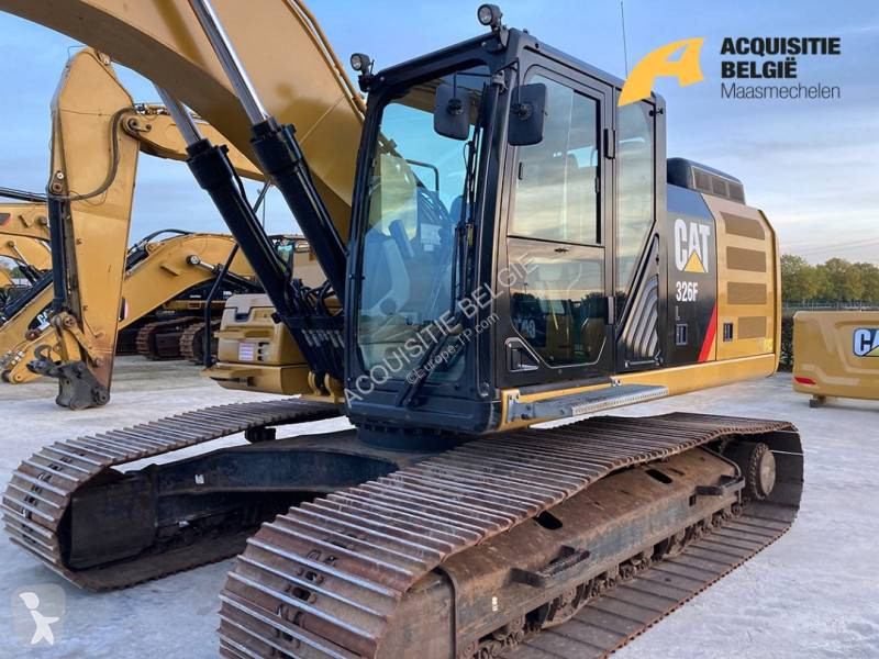 Lopatový nakládač Caterpillar 326FL