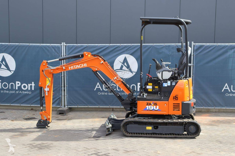 Escavadora Hitachi ZX19U-6 YR