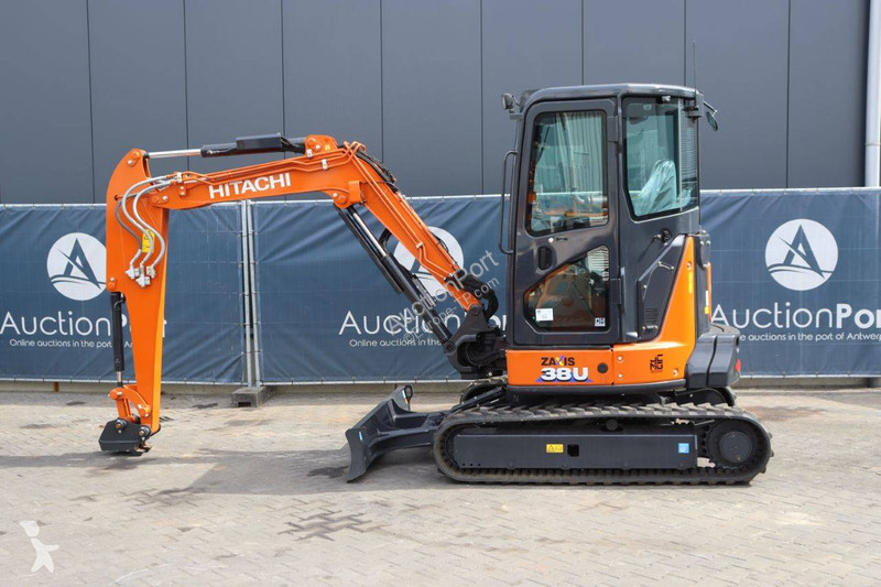 Escavadora Hitachi ZX38U-6 CLR