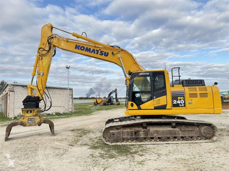 جرافة Komatsu LC-11