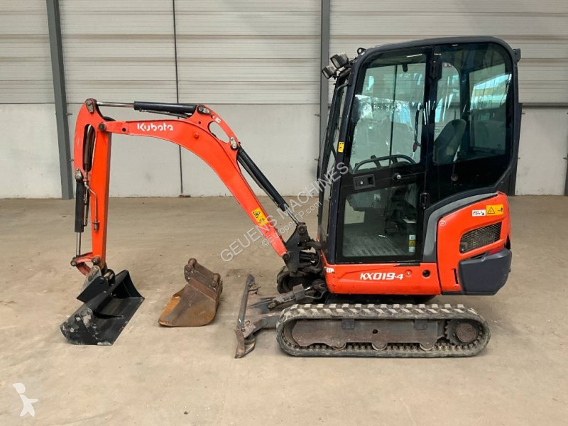 Escavatore Kubota 019-4