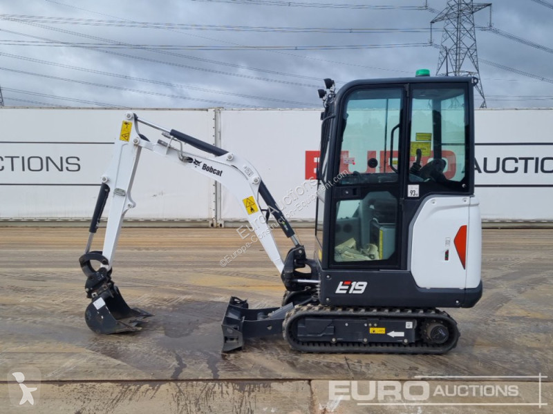 Lopatový nakládač Bobcat E19