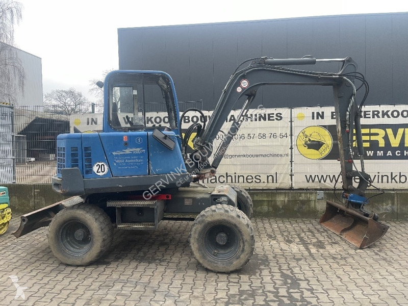 Lopatový nakládač Peljop EW 256