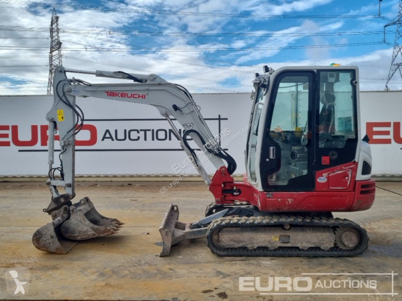 Escavadora Takeuchi TB240