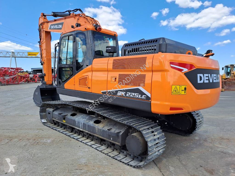 Skovl Develon DX225LC-7M