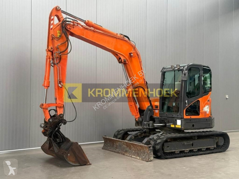 Escavadora Doosan DX 85R-3