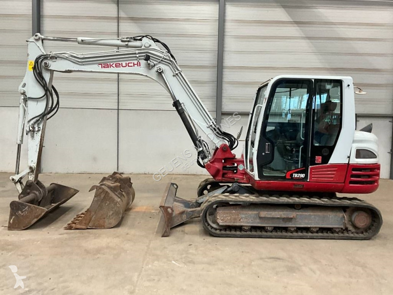 Escavadora Takeuchi