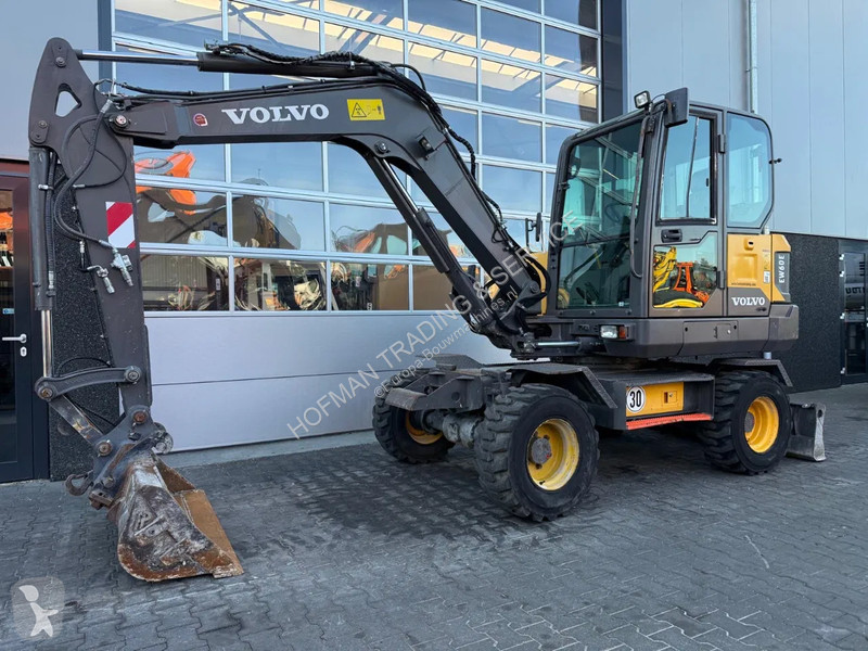 Escavadora Volvo EW60E