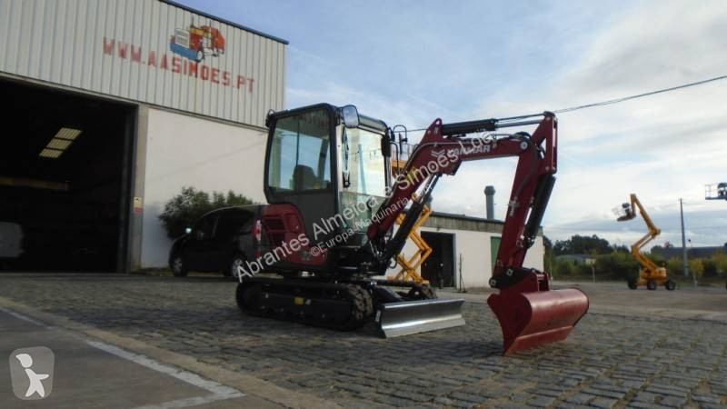 Lopatový nakládač Yanmar SV22