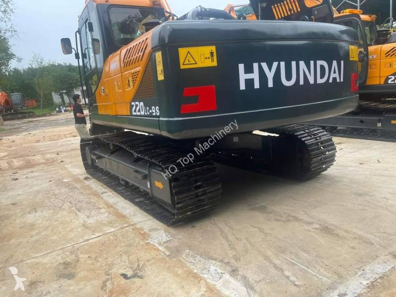 جرافة Hyundai 220LC