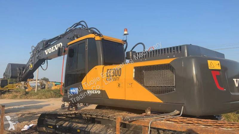 جرافة Volvo EC300