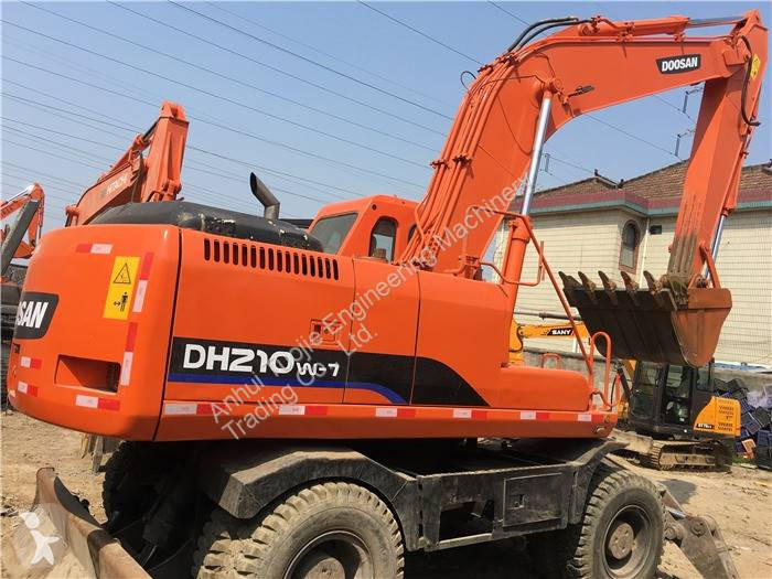 جرافة Doosan DH210W