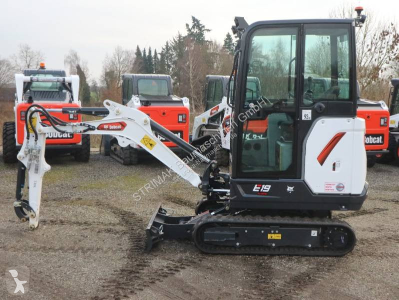 Lopatový nakládač Bobcat E19 R2