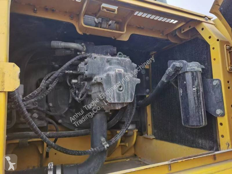 جرافة Komatsu