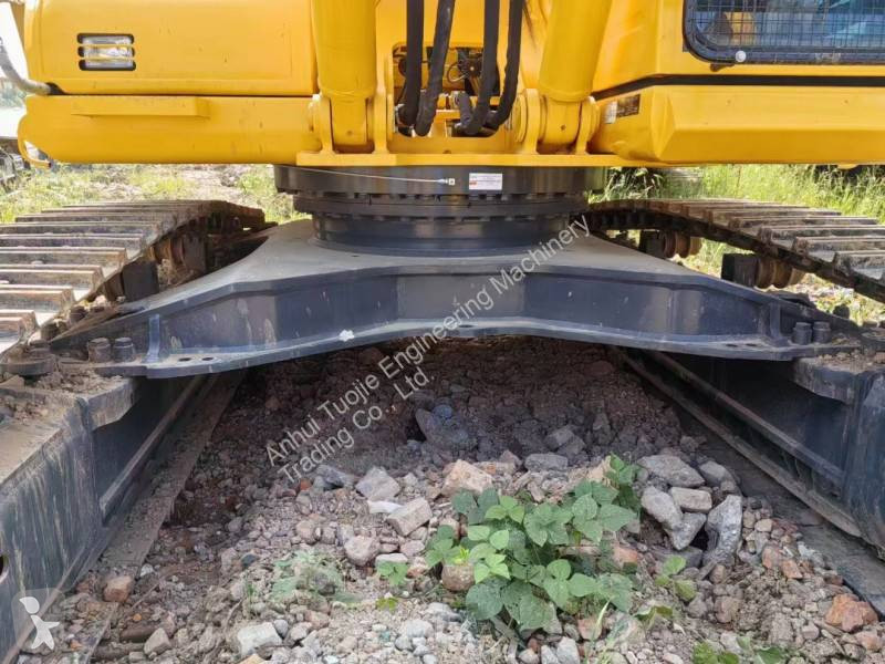 جرافة Komatsu