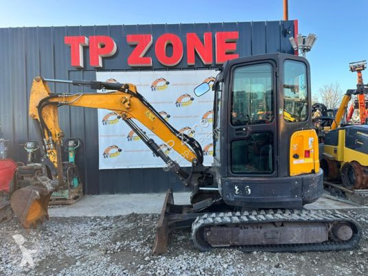 Lopatový nakládač Bobcat e35 à 22 500 € ht