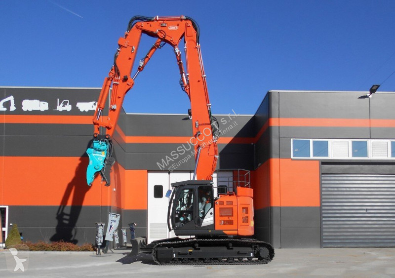 Экскаватор Hitachi ZX225-US6