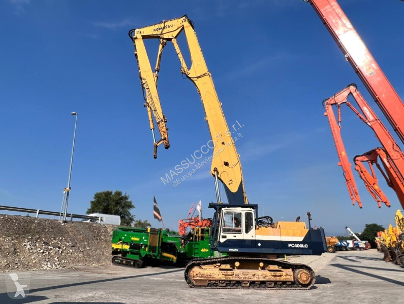 جرافة Komatsu 0-LC